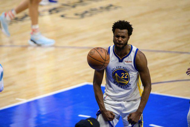 出门没事别瞎拍！无锡马拉松小伙子随手一拍，入镜的男女火出圈了…